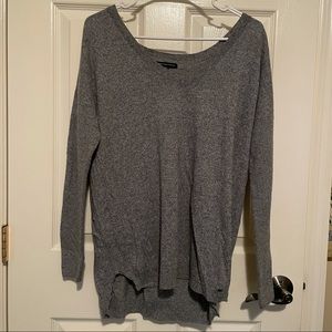 American Eagle Outfitters. Thin v neck sweater. Medium.